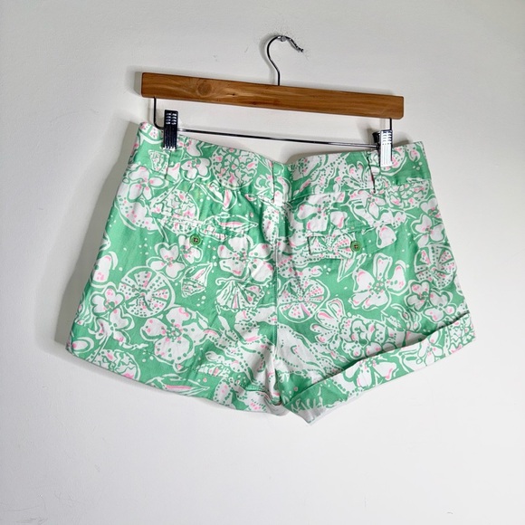 Lilly Pulitzer Women’s Barclay Short in Glenda Green Beach Bash - Picture 2 of 8